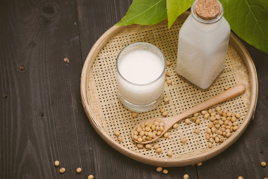 Isoflavones de soja : l’ingrédient liftant de la gamme LIFT Hada Labo Tokyo